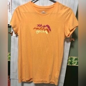 💠North Face peach color cotton T-shirt